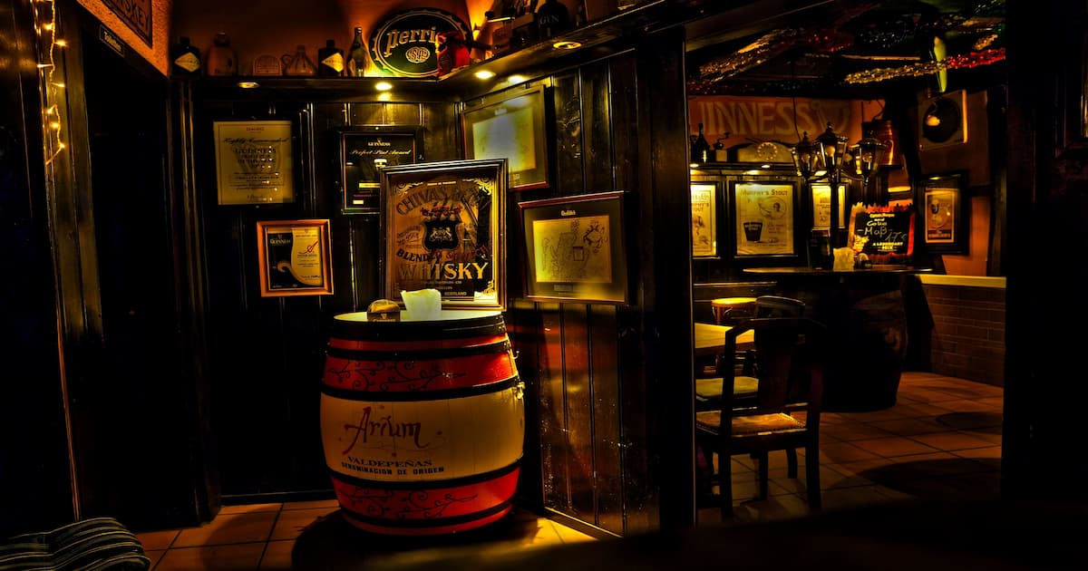 Image of whisky bar that has no exposure to sunlight.